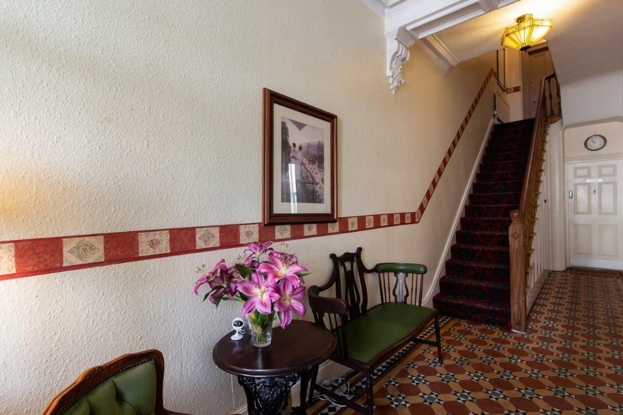 Clifton Villa Guest House 兰迪德诺 外观 照片