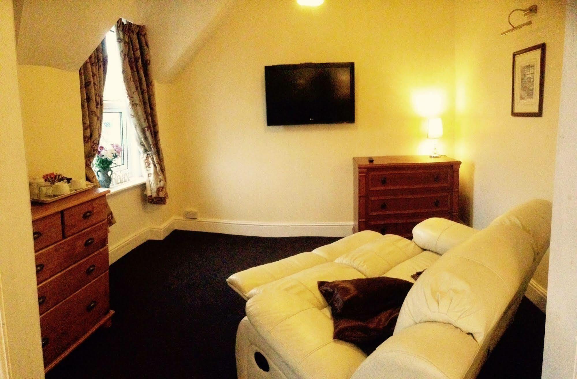 Clifton Villa Guest House 兰迪德诺 外观 照片
